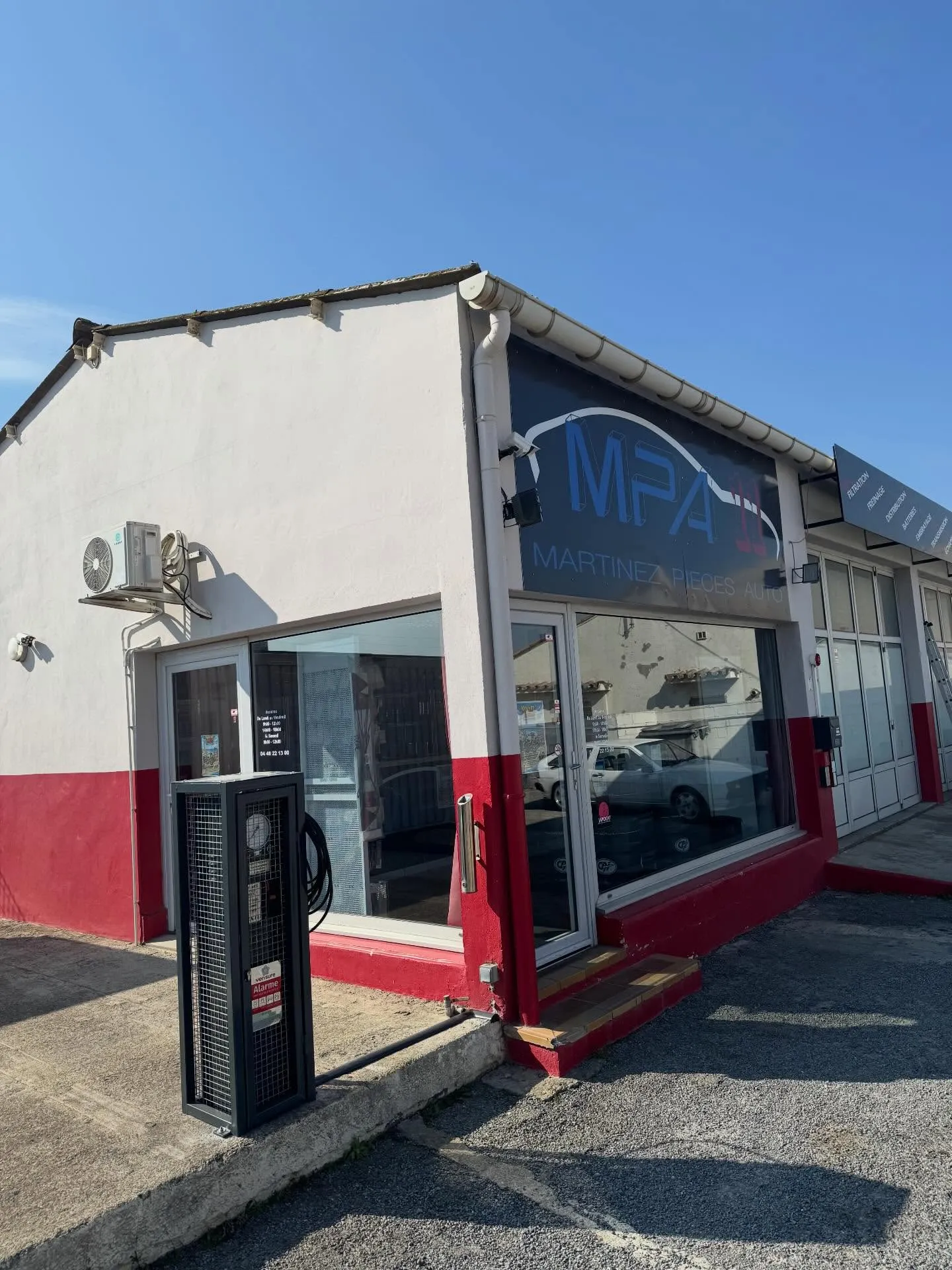 Façade du magasin MPA 11 Martinez Pièces Auto à Port-la-Nouvelle